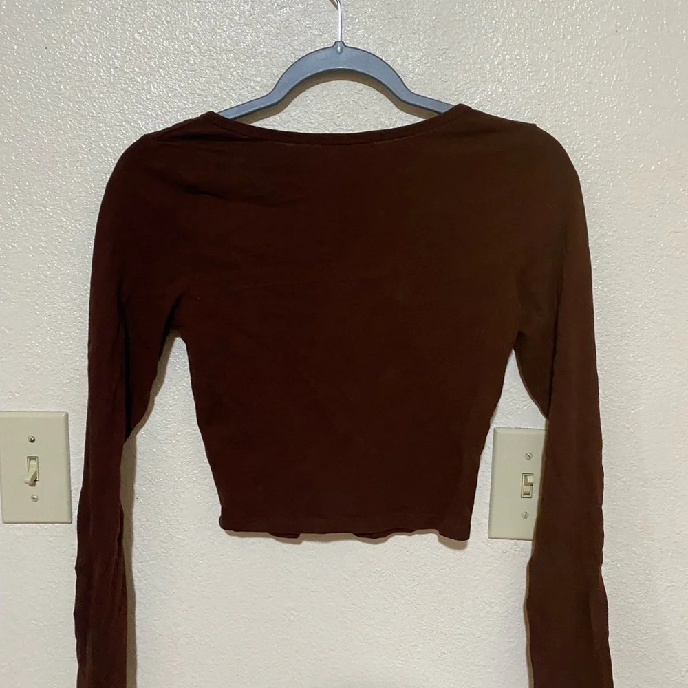 Bozzolo Brown Fitted Crop Long Sleeve Blouse - Picture 3 of 3
